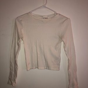 White,fitted,long sleeved crop top